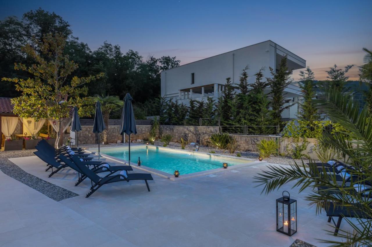 Villa Adriatic, Apartment Chiara With Sea View And Heated Swimming Pool, Free Private Parking, Ičići Екстериор снимка