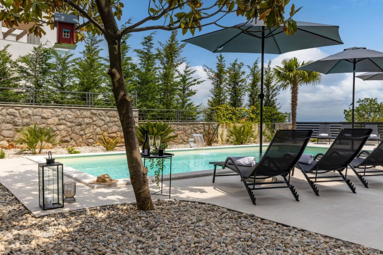 Villa Adriatic, Apartment Chiara With Sea View And Heated Swimming Pool, Free Private Parking, Ičići Екстериор снимка