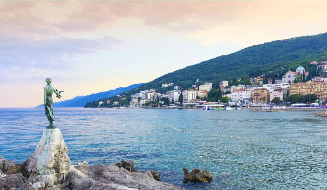 Villa Adriatic, Apartment Chiara With Sea View And Heated Swimming Pool, Free Private Parking, Ičići Екстериор снимка
